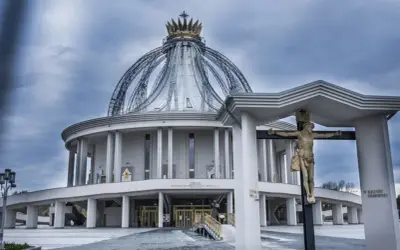 Sanktuarium ojca Rydzyka: historia, znaczenie i kontrowersje w Toruniu
