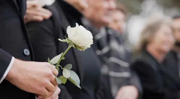 Jak się ubrać na pogrzebie mężczyzna, aby nie popełnić faux pas