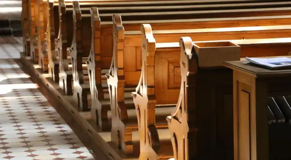 Jak wypisać się z kościoła - prosta droga do wolności od religii