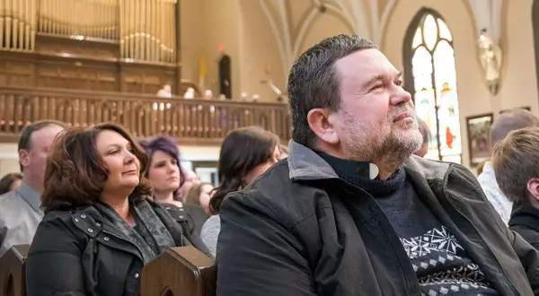 Dlaczego warto chodzić do kościoła? Odkryj ukryte korzyści dla duszy